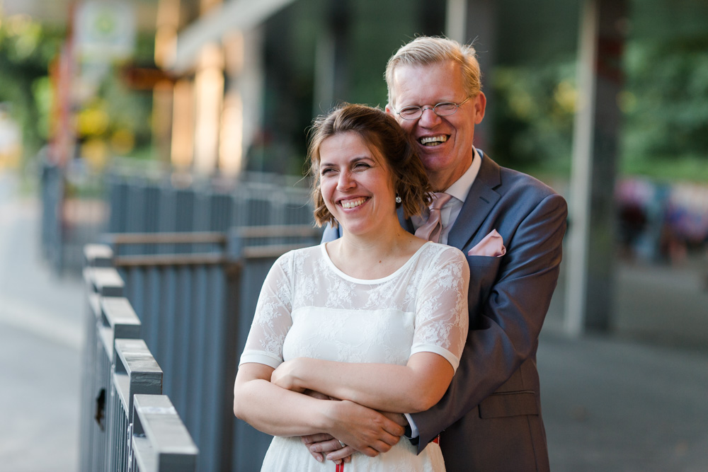Pre-Wedding-Shooting am S-Bahnhof Stellingen
